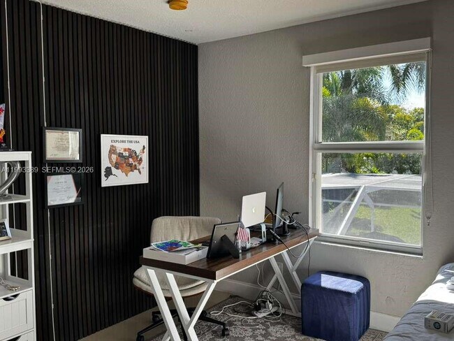 Building Photo - 4451 Seneca Ave