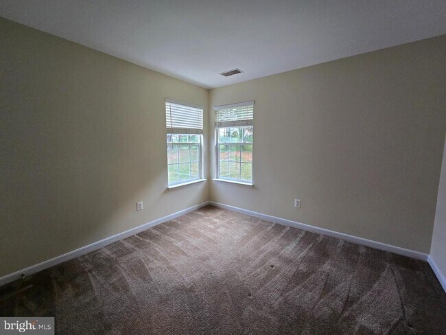 Building Photo - 832 Fox Den Rd