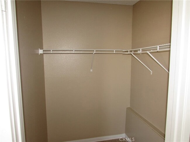 Building Photo - 450 E 4th St