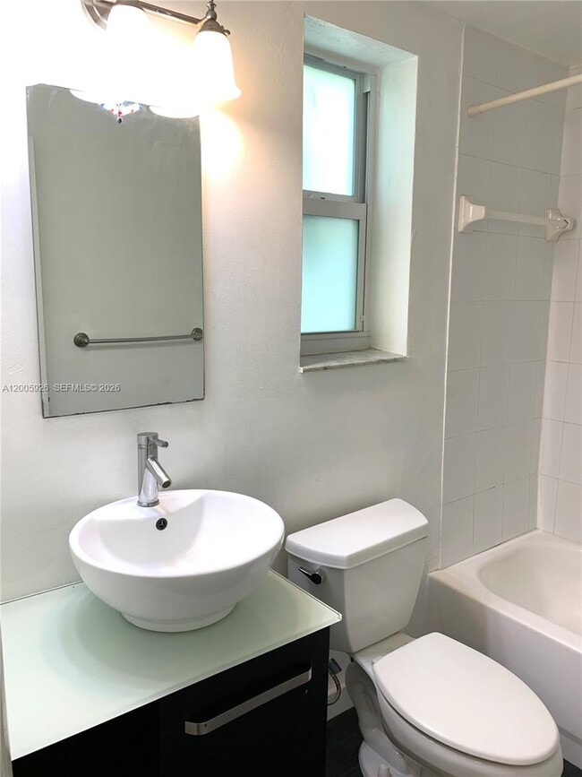 Building Photo - 1515 West Ave