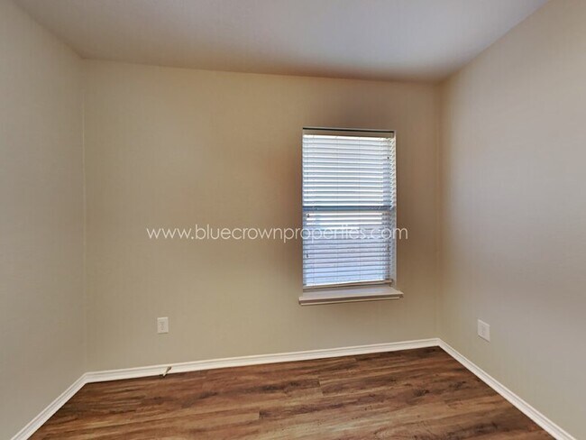 Building Photo - 2828 Glendale Way