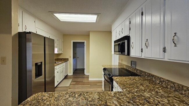 Building Photo - 2816 Whisper Pine Dr