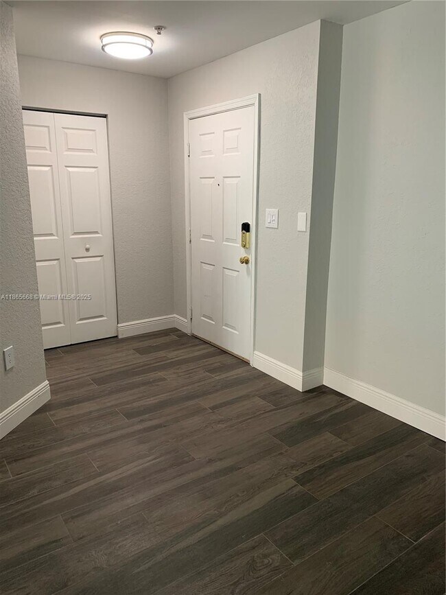 Building Photo - 1803 N Flagler Dr