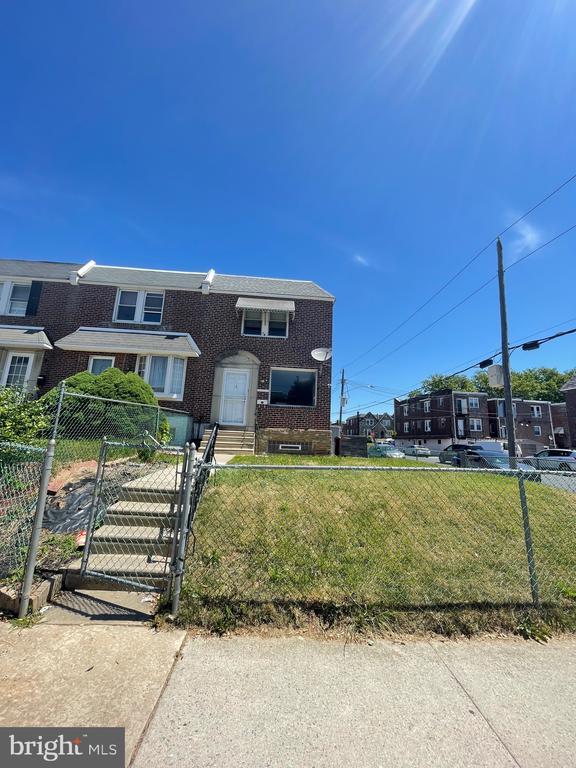 Building Photo - 3157 St Vincent St