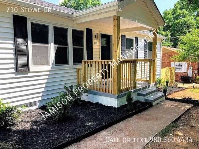 Building Photo - 710 Stowe Dr
