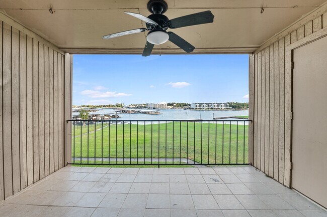 Building Photo - 15575 Marina Dr