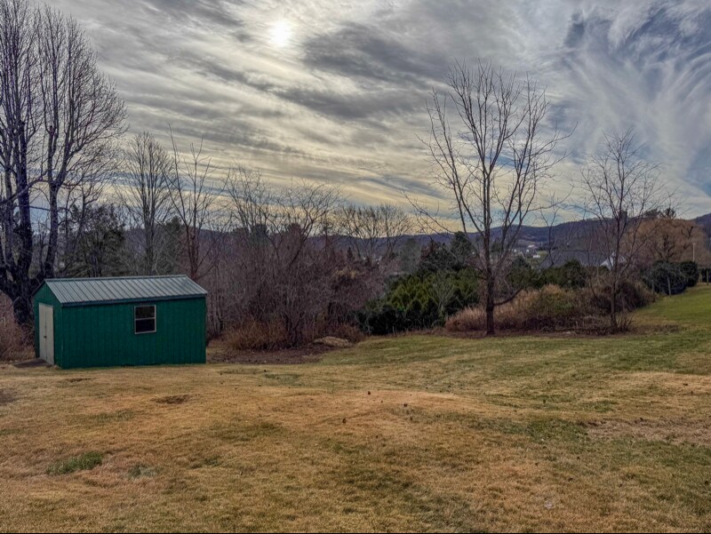 Building Photo - 51 Lucas St