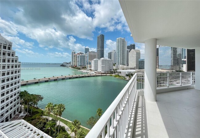 Building Photo - 701 Brickell Key Blvd