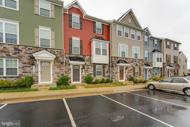 Building Photo - 9907 Cedarmass Cir