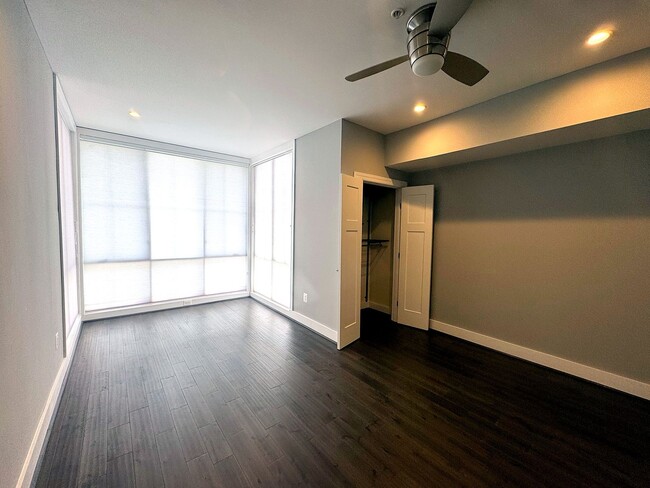 Building Photo - Spacious 2 bedroom/2 bathroom condo in a 2020 elevator building in Petworth