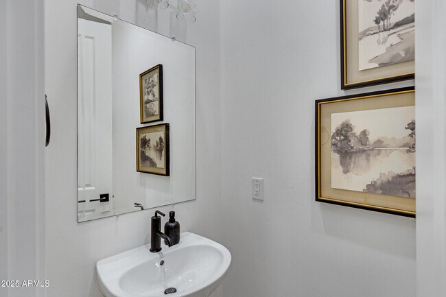 Building Photo - 10051 E Talon Ave