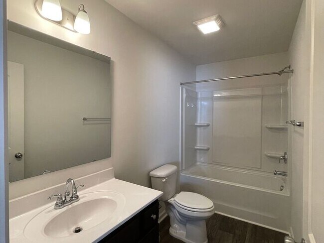 Building Photo - Newer Home in Reedy Fork, SS Appliance, Gr...