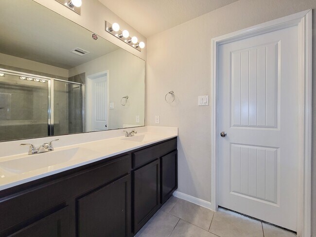 Building Photo - 29614 Breakwater Dr