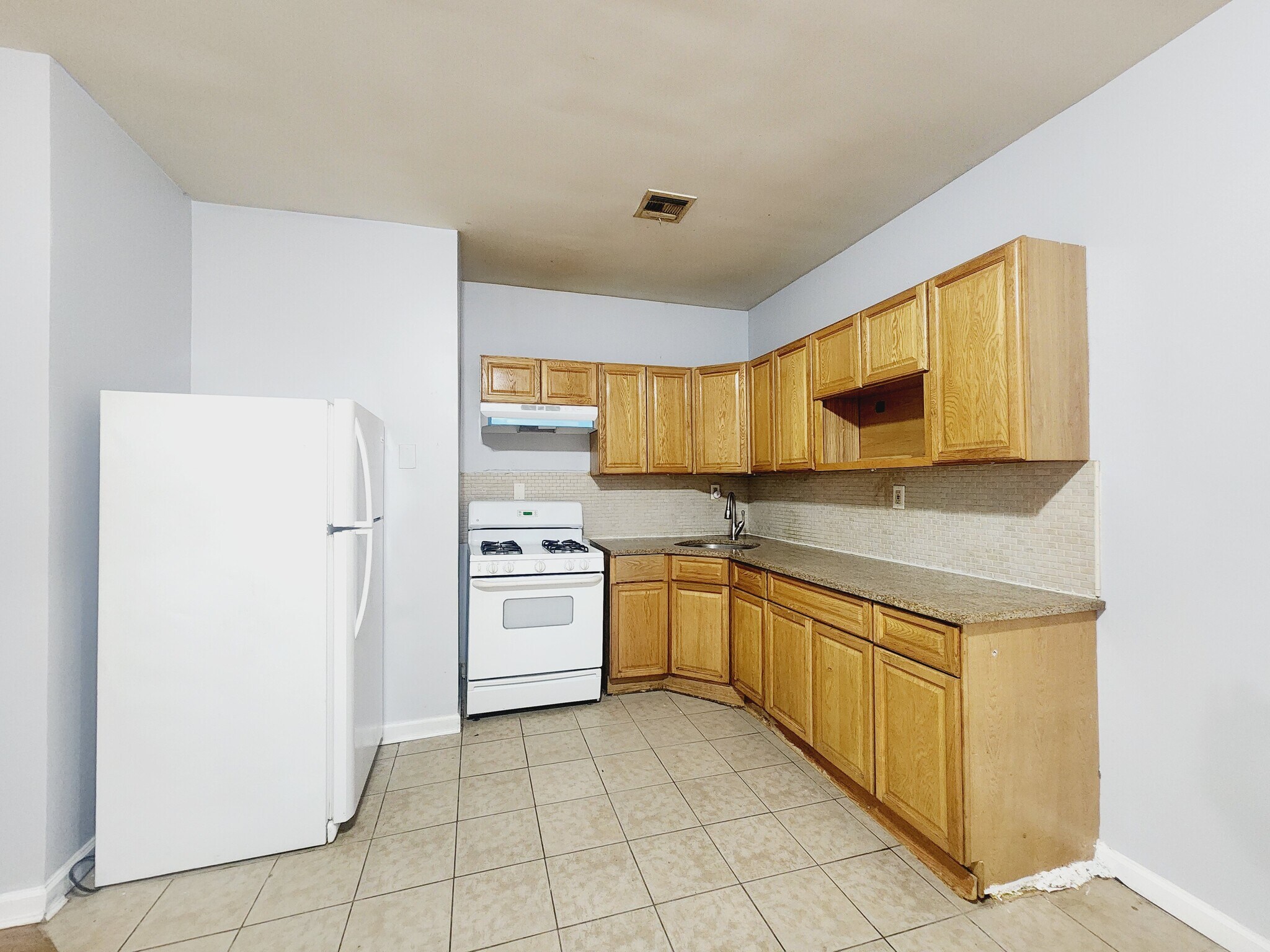 Unit 3 - 565 Ocean Ave