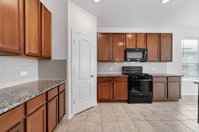 Building Photo - 25611 Reign Wayman Ct