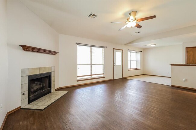 Building Photo - 1401 Nottoway Dr