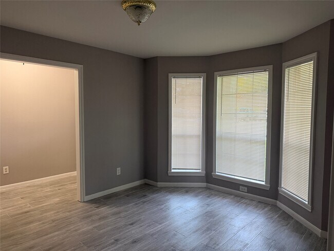 Building Photo - 3815 Avenue R
