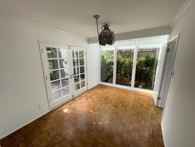 Building Photo - Charming Midtown Ventura Home