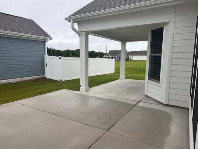 Building Photo - 1705 Pinecliff Ct
