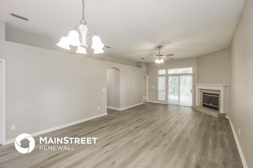 Building Photo - 10813 Campus Heights Ln