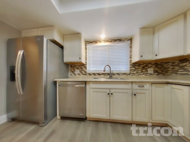 Building Photo - 2942 Mallorn Way