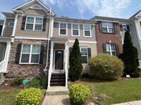 Building Photo - 100 Stratford Lakes Dr