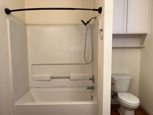 Building Photo - Surrey Ridge