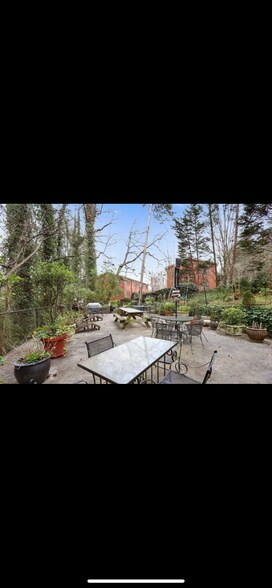 Building Photo - 430 Lindbergh Dr NE