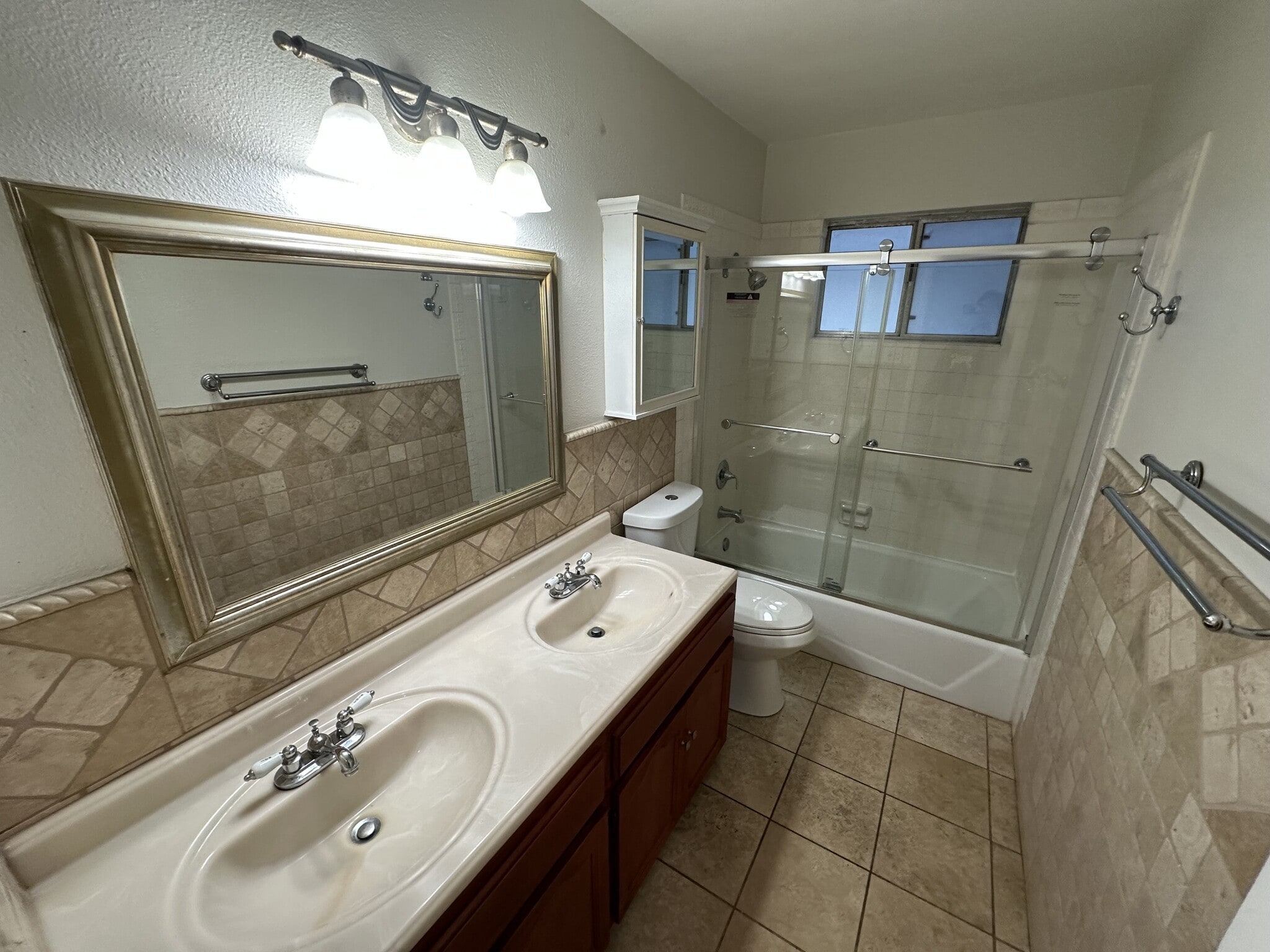 Building Photo - 5138 W 141st St