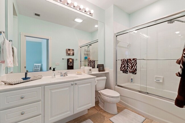 Building Photo - Beautiful FURNISHED 3/3 Cayman town home available now!