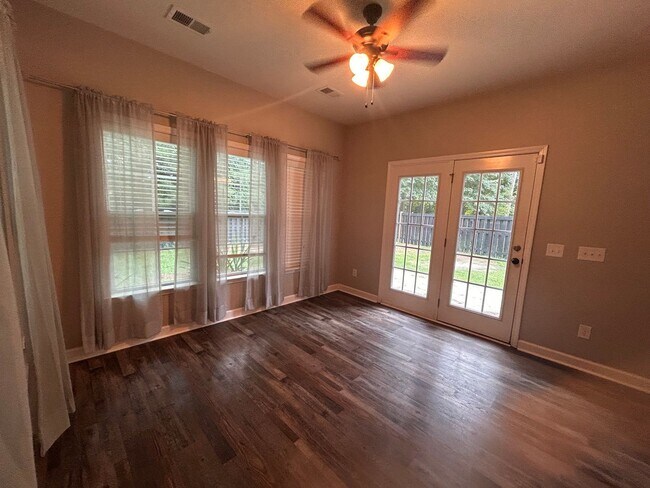 Building Photo - Huge 4BR home in beautiful neighborhood Wellborn Village in Ladson!