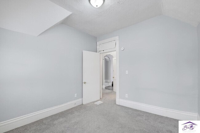 Building Photo - 1112 N 40th St