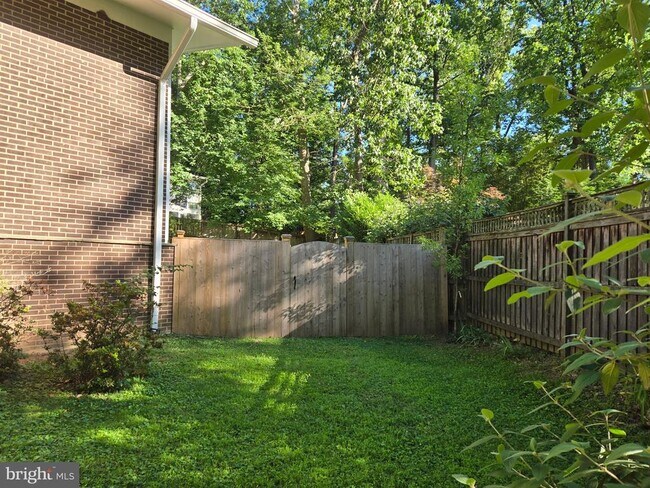 Building Photo - 3945 Rickover Rd