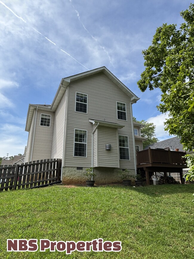 Building Photo - 10060 Madison Ridge Ln