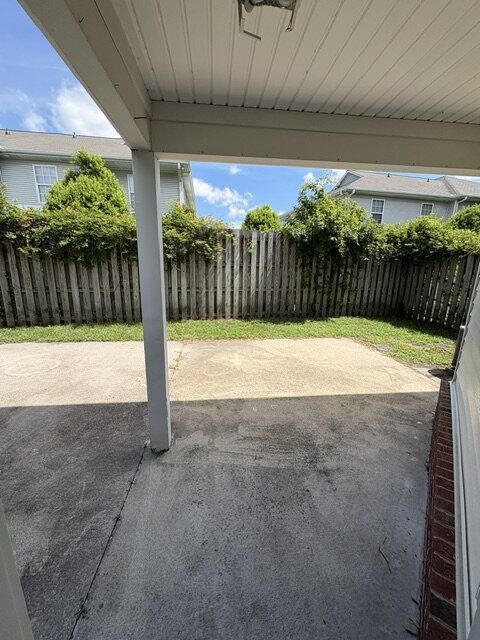 Building Photo - 2502 Bluff View Ct