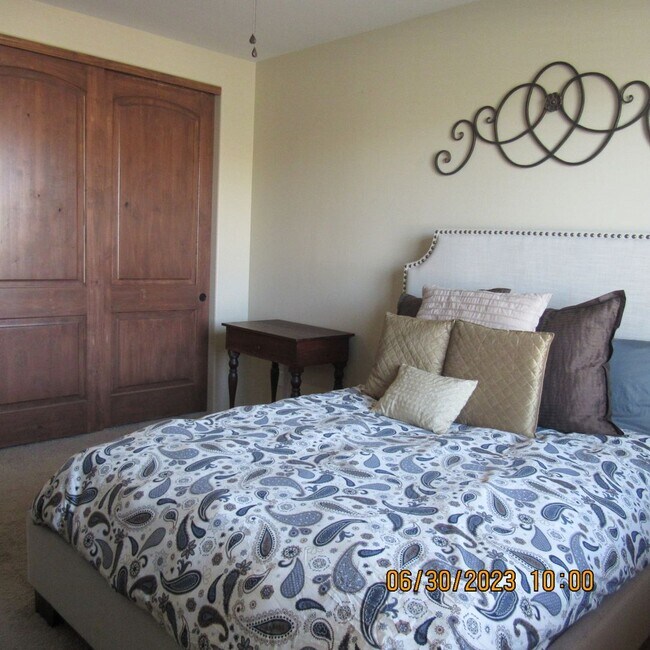 Building Photo - Beautiful Home with 57ft Boat Deep Garage! Can be rented Furnished or Unfurnished