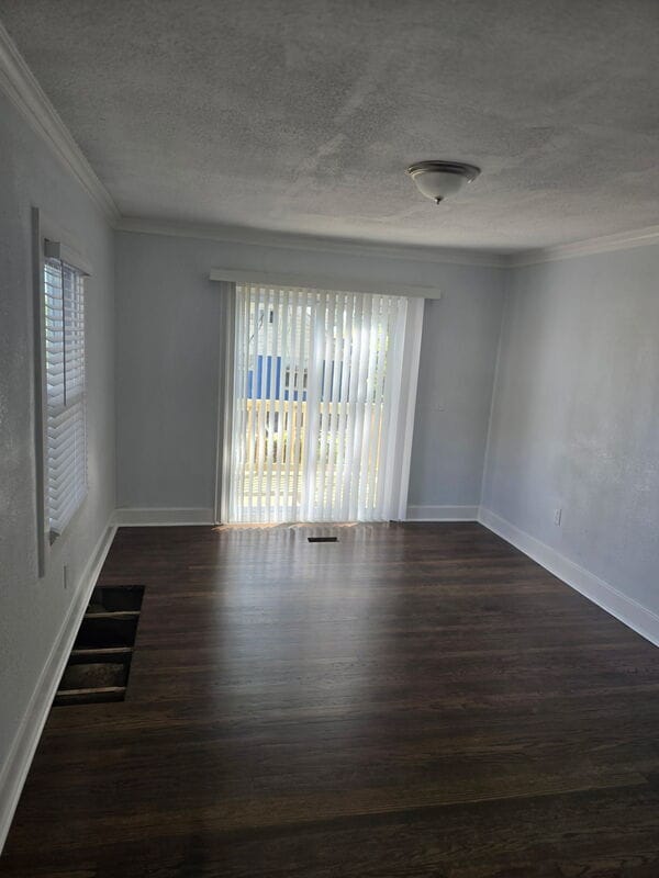 Building Photo - 2501 E 68th Terrace