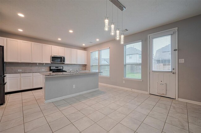 Building Photo - 5011 Pine Ridge Knoll Ct