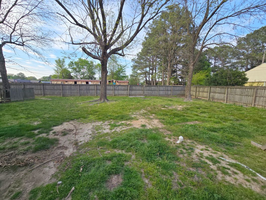 Building Photo - 706 N Holman St