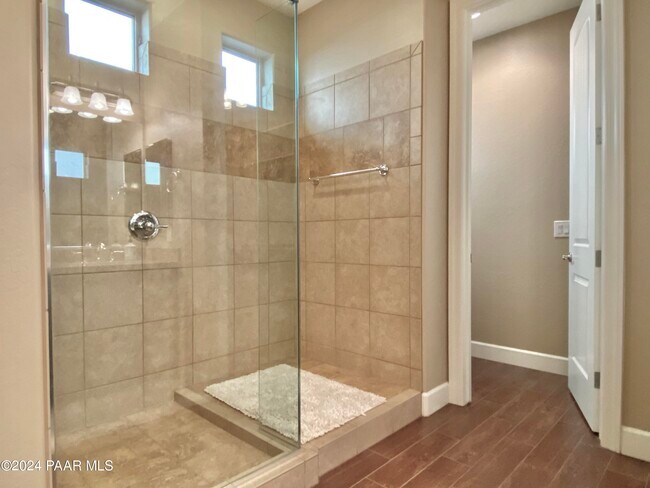 Building Photo - 1553 Range View Cir