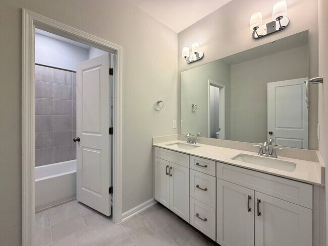 Building Photo - 2459 Englemann Dr