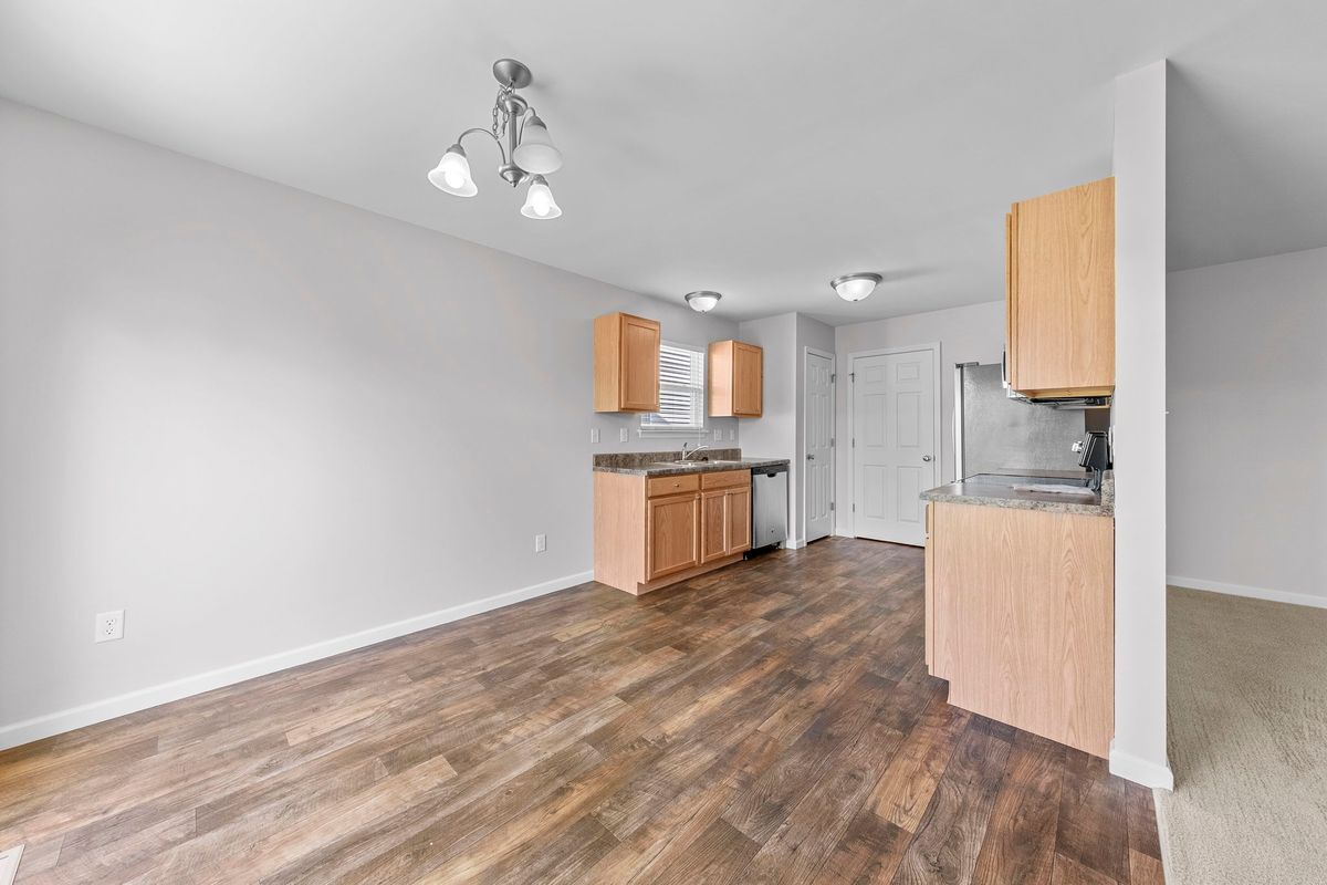 Building Photo - 492 Wabash Pl