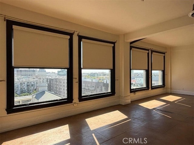 Building Photo - 108 W 2nd St