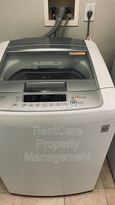 Building Photo - 842 Lancer Cir