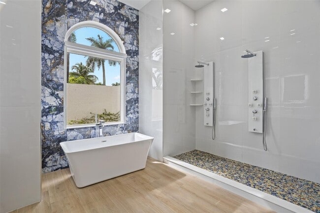 Building Photo - 2534 Golf View Dr