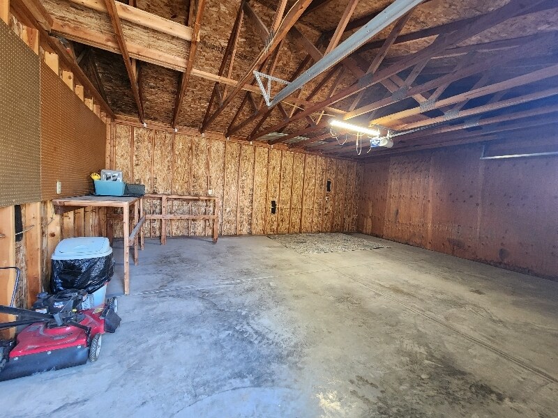 Building Photo - 212 9th St