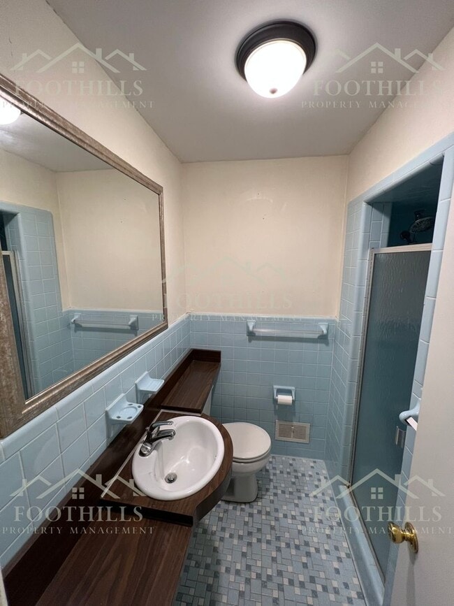 Building Photo - 3 Bedroom Home with Fenced Yard & Carport ...