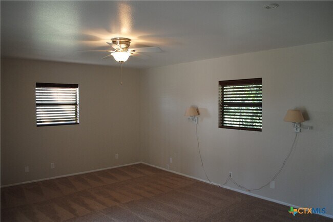 Building Photo - 13019 W Adams Ave