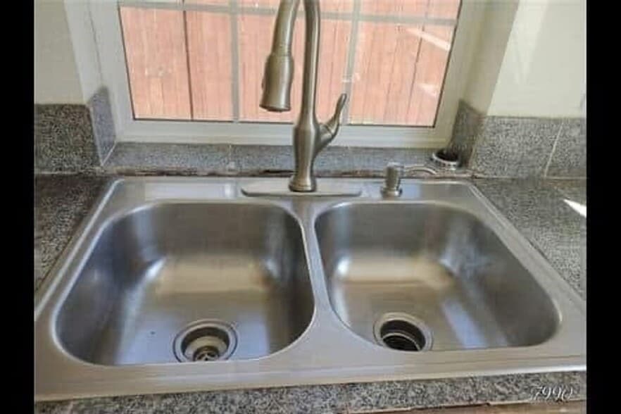 Building Photo - 9615 Croft St S