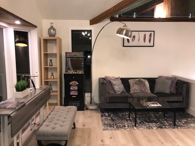 Building Photo - 266 Humboldt Rd